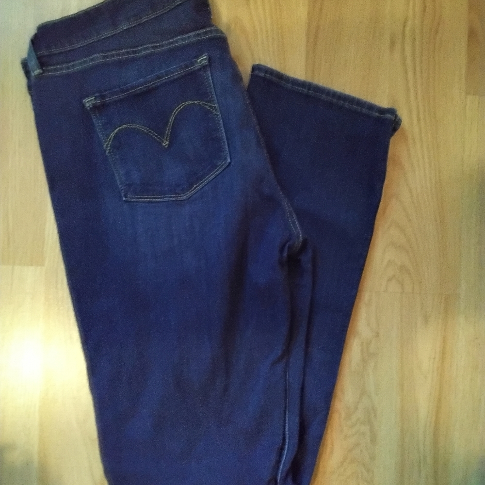 Levi's Slight Curve - Mid-Rise Straight 12/31